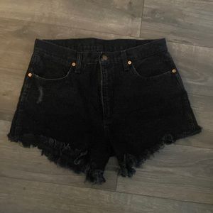 Wrangler reworked denim shorts. Size 30. Black. 100% cotton.